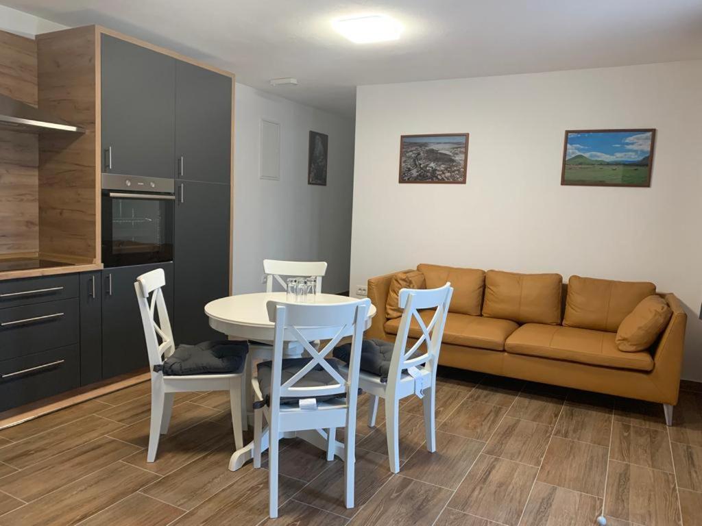 Apartmani Albatros Perusic エクステリア 写真