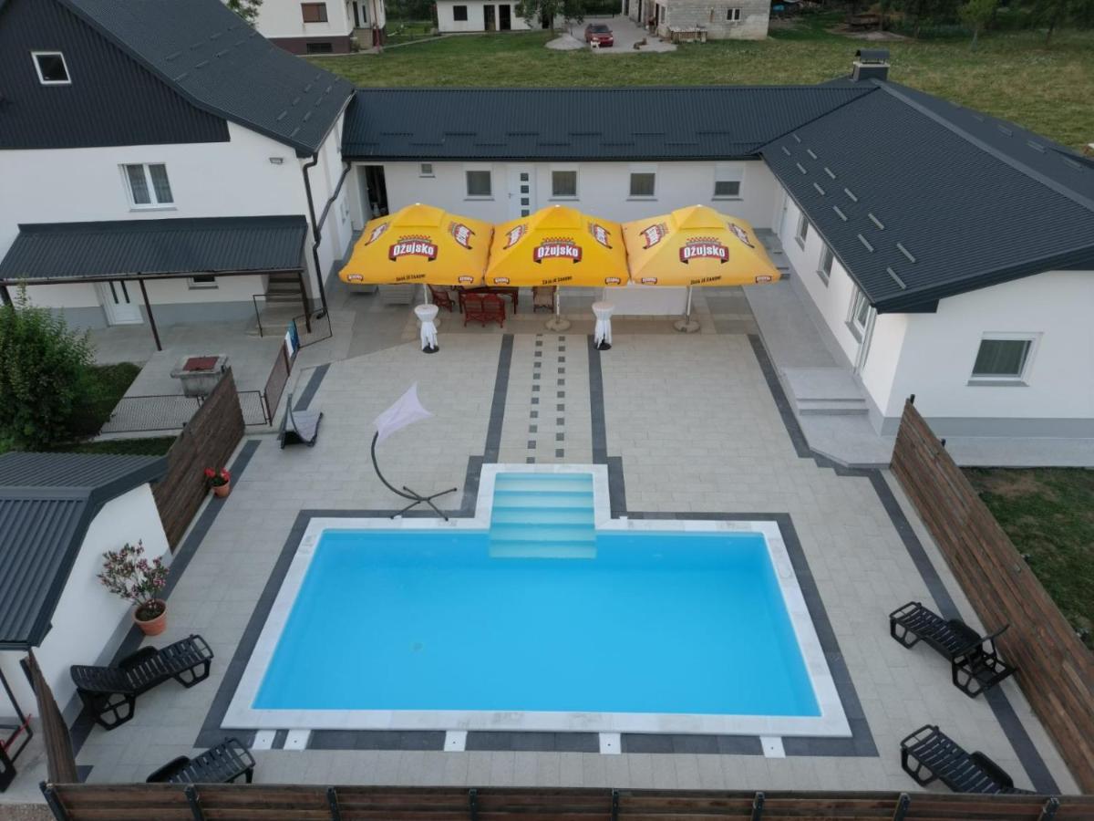 Apartmani Albatros Perusic エクステリア 写真