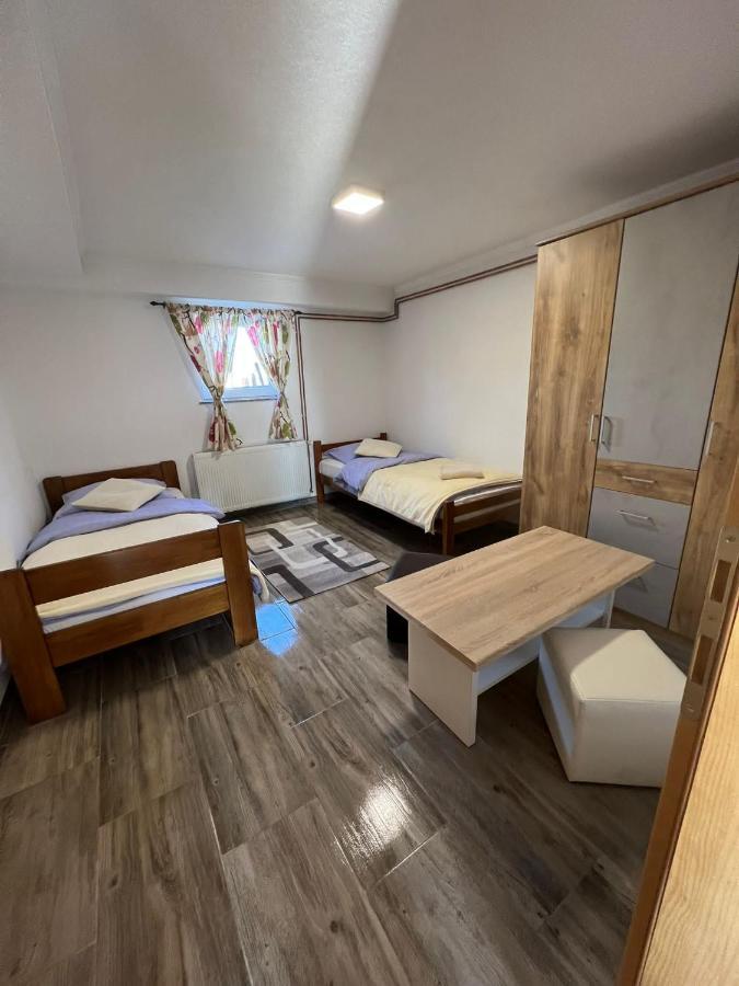 Apartmani Albatros Perusic エクステリア 写真
